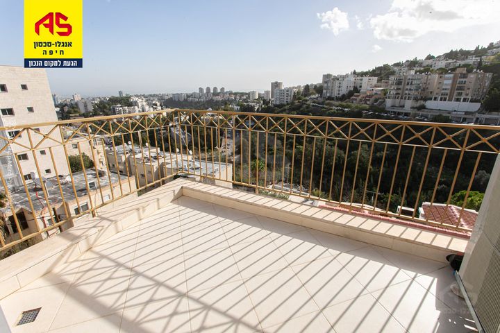 דירה, בנימין ד'ישראלי, אחוזה, חיפה