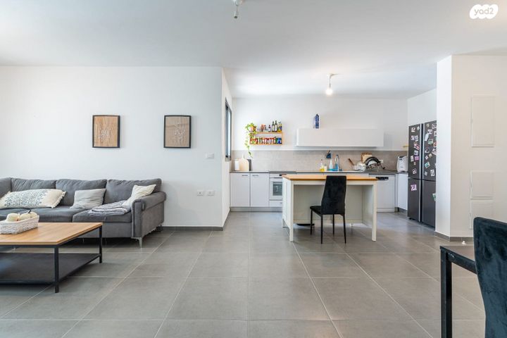 דירה, אור עקיבא