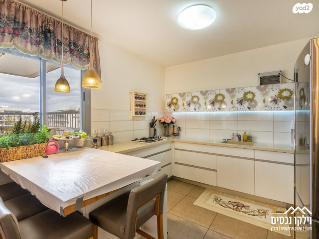 גג/ פנטהאוז, הסירה, נאות רבין, יבנה