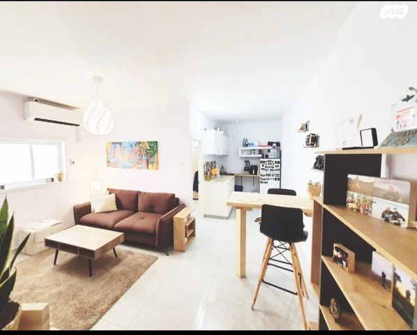 דירה, רמב"ם, ראשון לציון