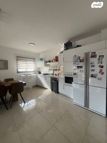 דירה, מיכאל הנגבי, רמות הרכס, באר שבע