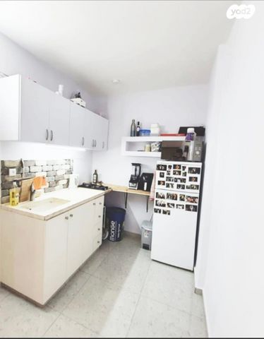 דירה, רמב"ם, ראשון לציון