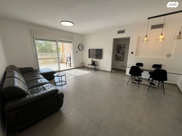 דירה, האבן, מעלה אדומים