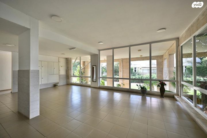 הרב זכריה מדאר 