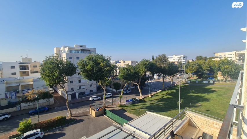 גג/ פנטהאוז, הרצל 26, מרכז העיר, קרית אתא