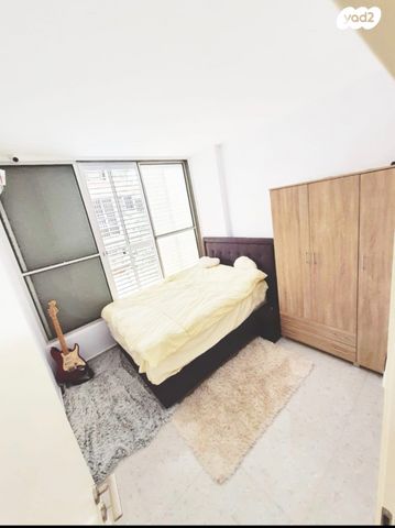 דירה, רמב"ם, ראשון לציון