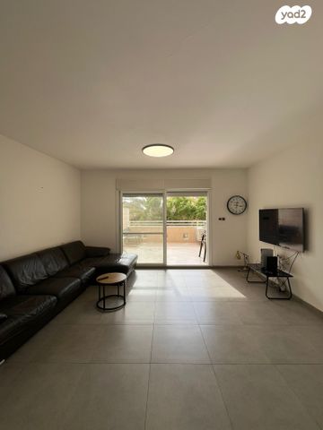 דירה, האבן, מעלה אדומים