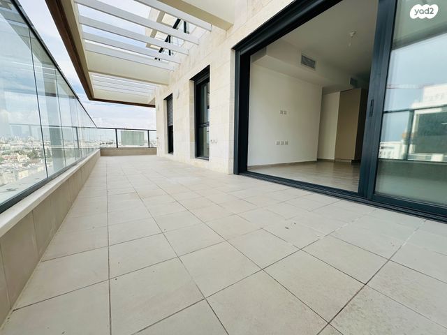 גג/ פנטהאוז, הגדוד העברי, קרית ויצמן, רעננה