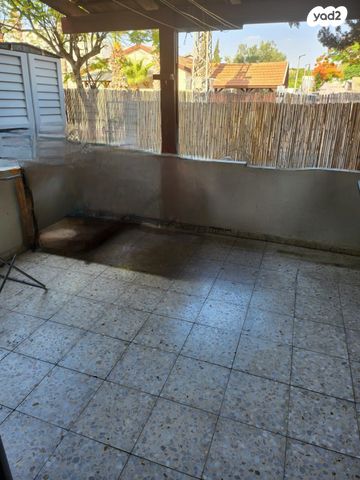 דירת גן, פרי מגדים, מישור הגפן, אופקים