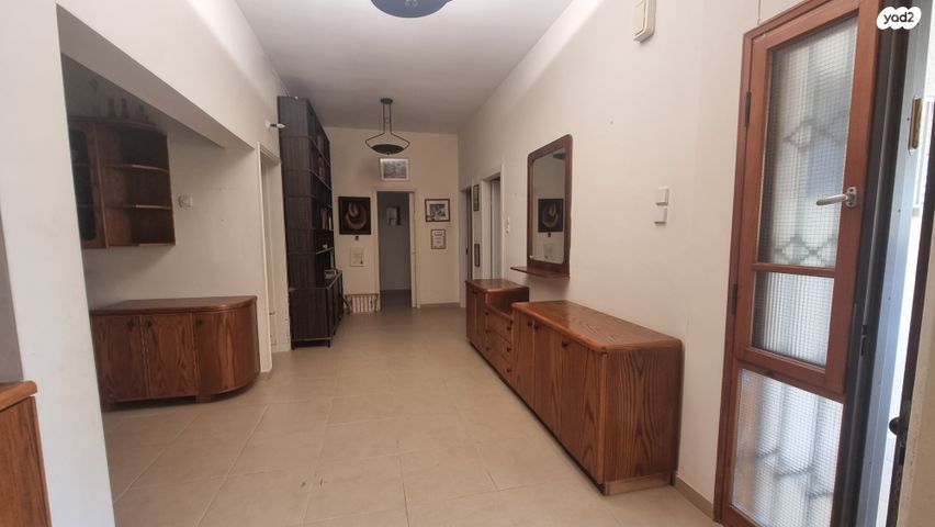 דו משפחתי, היינריך צבי גרץ 6, נאות גנים, נתניה