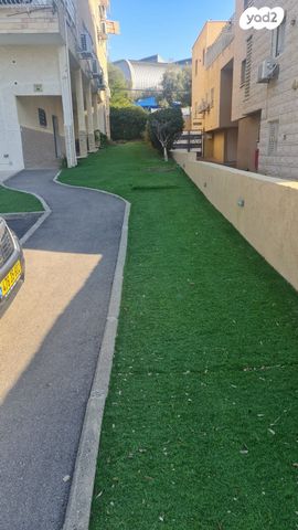 גג/ פנטהאוז, הרצל 26, מרכז העיר, קרית אתא