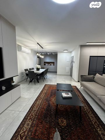 דירה, עוזי חיטמן, הכרם ג', עכו