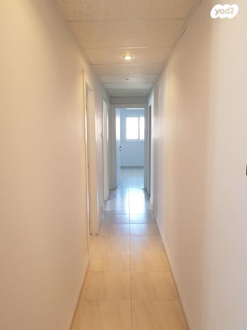 דירה, חומה ומגדל 8, קרית חיים מזרחית, חיפה