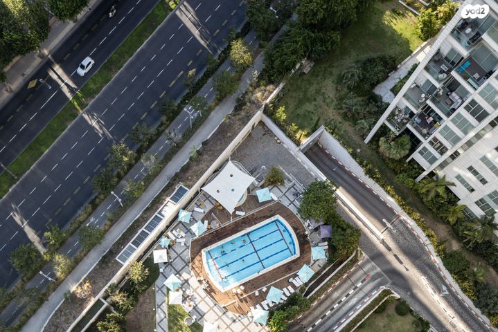 גג/ פנטהאוז, ניסים אלוני, תל אביב יפו