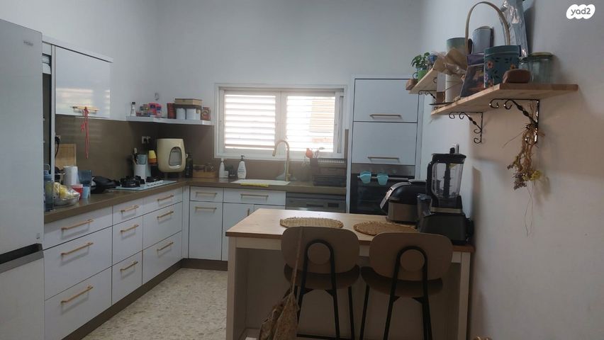 דו משפחתי, הדקלים, פרדס חנה כרכור