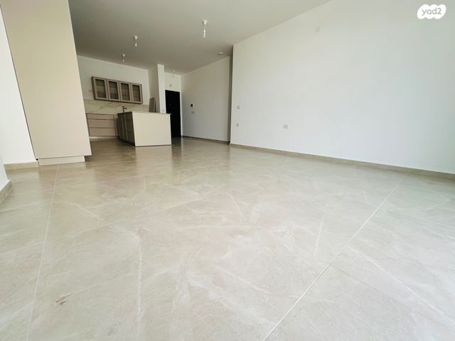 גג/ פנטהאוז, הגדוד העברי, קרית ויצמן, רעננה