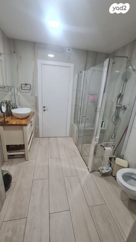 גג/ פנטהאוז, הרצל 26, מרכז העיר, קרית אתא