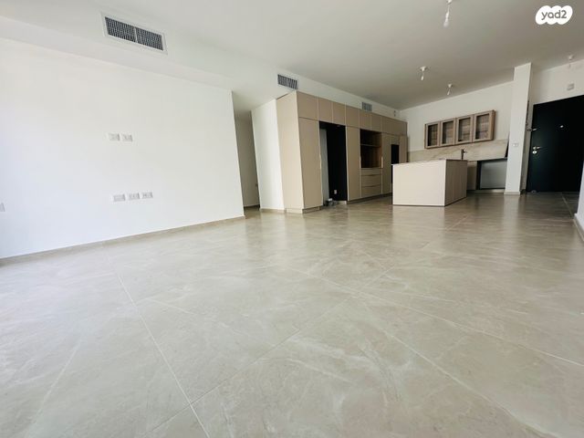 גג/ פנטהאוז, הגדוד העברי, קרית ויצמן, רעננה