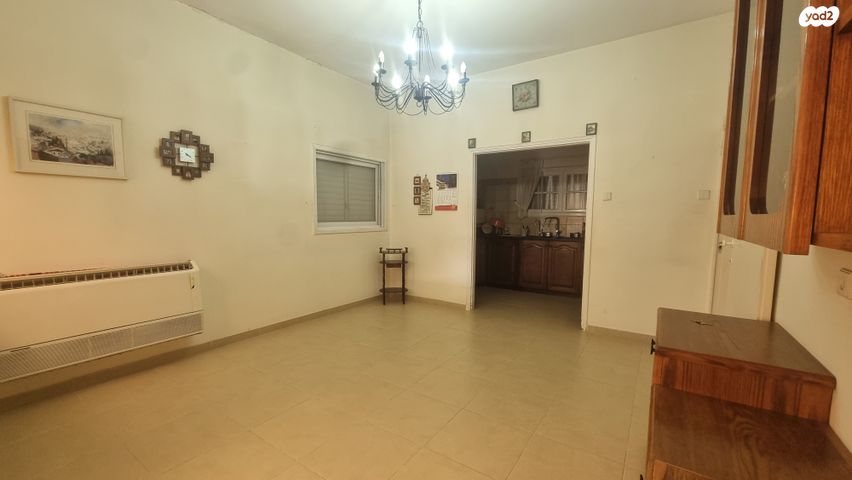 דו משפחתי, היינריך צבי גרץ 6, נאות גנים, נתניה