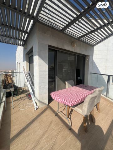 דירה, מיכאל הנגבי, רמות הרכס, באר שבע