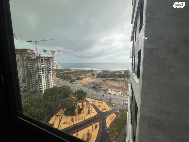 דירה, נעמי שמר, דרום חדש, פארק הים, בת ים