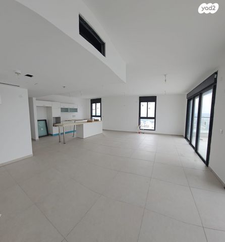 גג/ פנטהאוז, יונה וולך, גרין פארק החדשה, הוד השרון