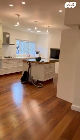 דירת גן, מרכז, הרצליה