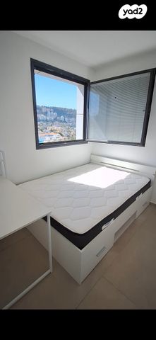 דירה, עין דור, שער פלמר, תחנת רכבת השמונה, חיפה