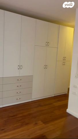 דירת גן, מרכז, הרצליה