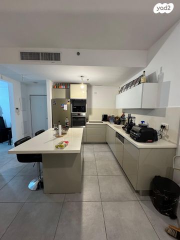 דירה, אריאל שרון, סיטי, גבעתיים