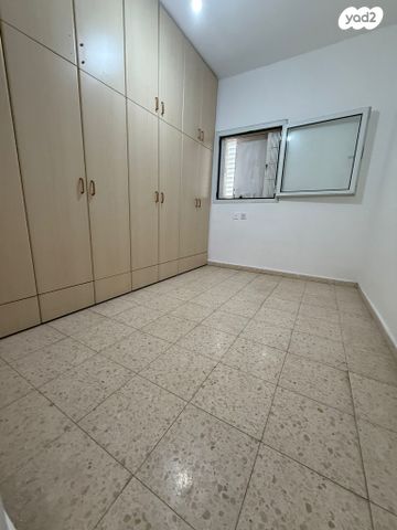 דירה, הרב קוק, רוטשילד עצמאות, בת ים