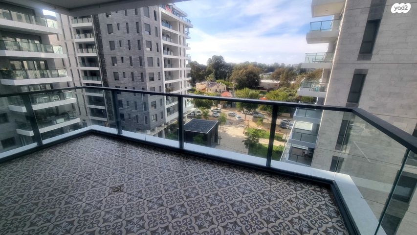 דירה, הר מירון, נווה ישראל, הרצליה