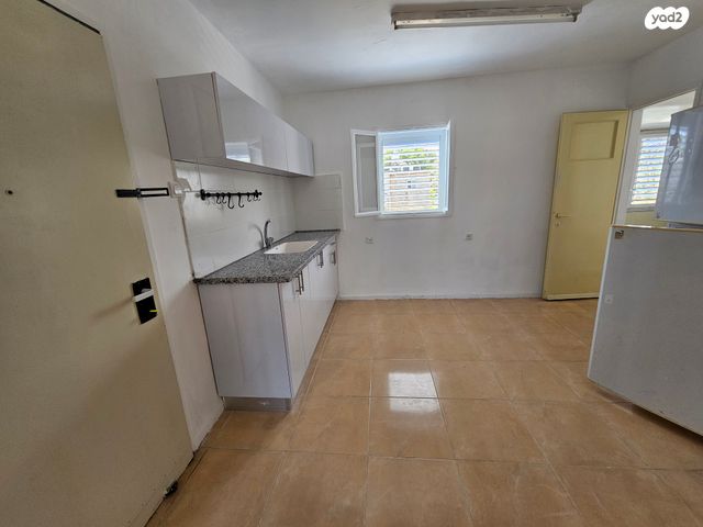 שדרות דגניה 10