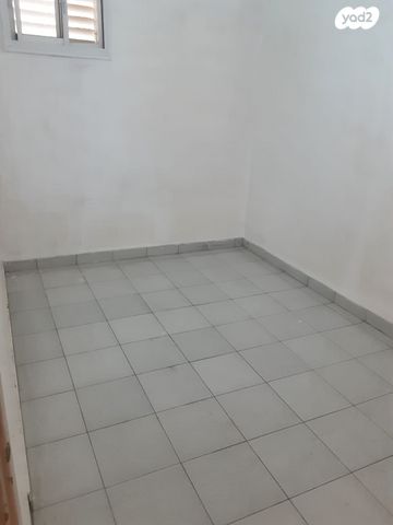 דירה, לוחמי הגטאות, דרום, צפת