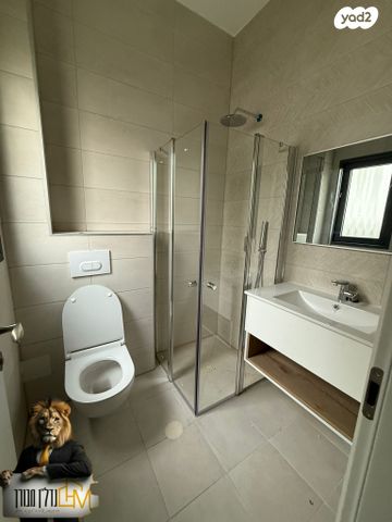 דירת גן, יהדות איטליה, רמת יורם, נתיבות