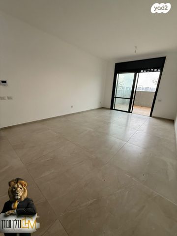 דירת גן, יהדות איטליה, רמת יורם, נתיבות