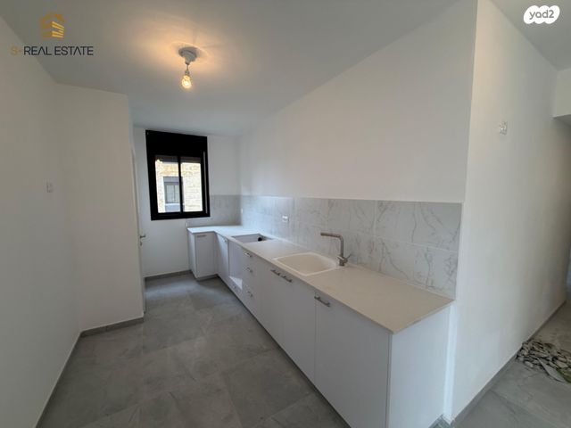 דירה, המגרסה, מבשרת ציון