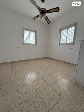 דירה, הרב קוק, רוטשילד עצמאות, בת ים