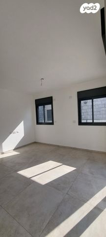 גג/ פנטהאוז, רמז, מערב ותיק, ראשון לציון