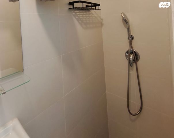 דירה, רמב"ם 24, הגבול רוטשילד, בת ים