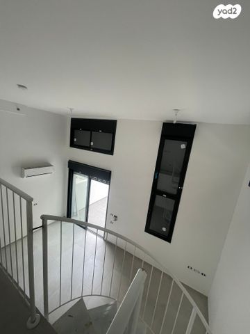 דירת גן, הרב יצחק ידידיה פרנקל, תל אביב יפו