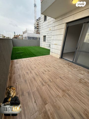 דירת גן, יהדות איטליה, רמת יורם, נתיבות