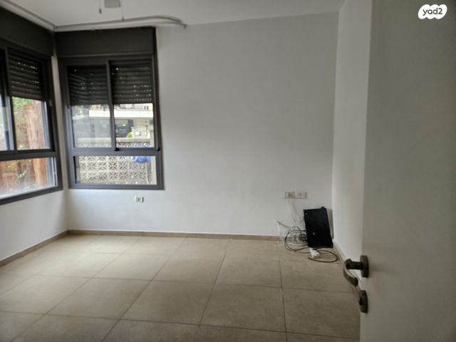 דירת גן, אגמים, נתניה