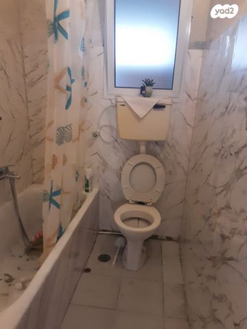 דירה, לוחמי הגטאות, דרום, צפת