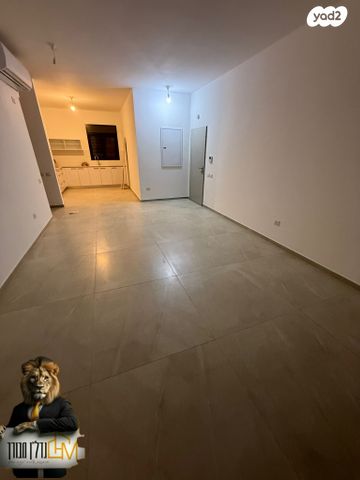 דירת גן, יהדות איטליה, רמת יורם, נתיבות