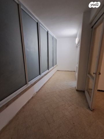 דירה, יהושע חנקין, מרכז, קרית עבודה, חולון