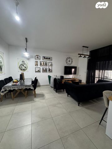 דירה, קטיף, נתיבות מערב, נתיבות