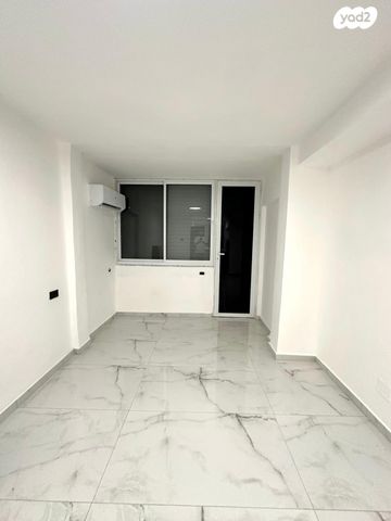 דירה, דב גרונר, קרית וולפסון, עכו