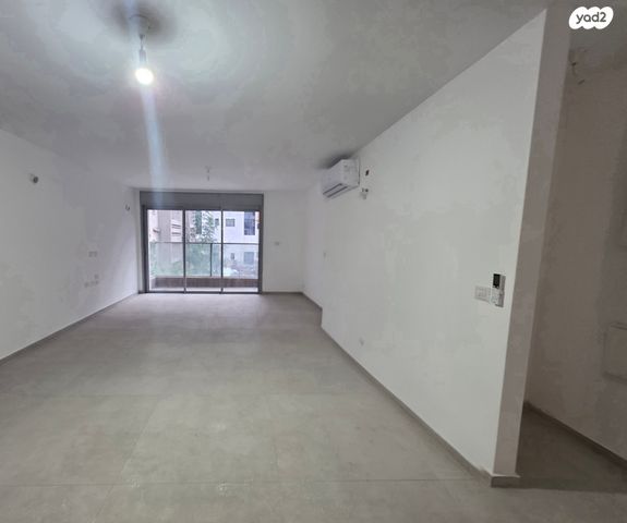 דירה, הרצוג, מרכז דרום, רעננה