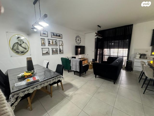 דירה, קטיף, נתיבות מערב, נתיבות